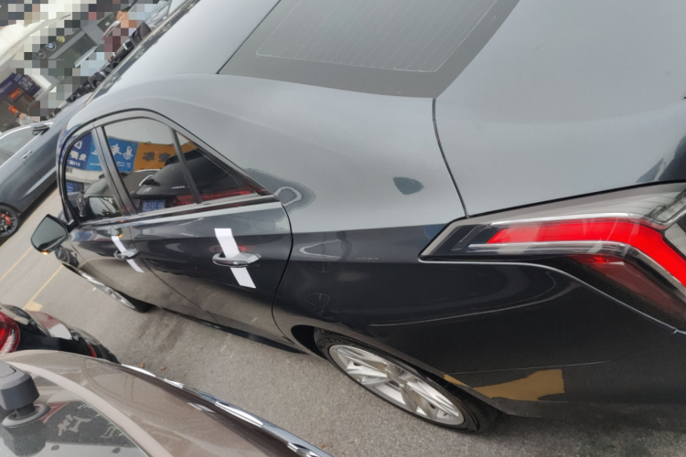 凯迪拉克CT4 2021款 28T 风尚型车身外观4