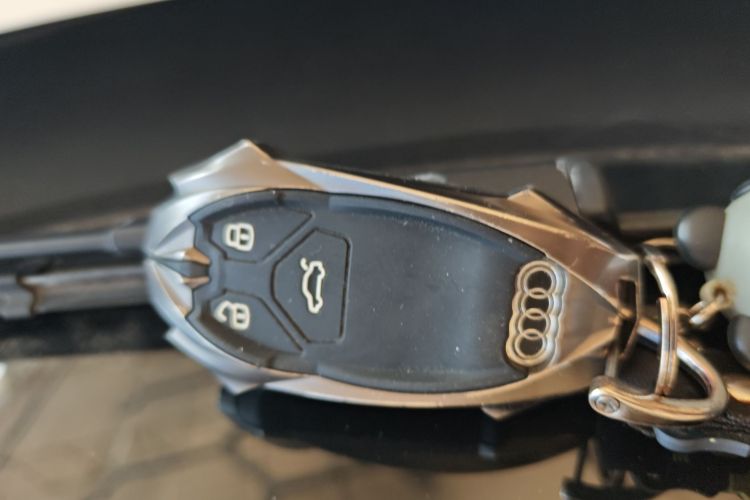 奥迪A4L 2022款 40 TFSI 豪华动感型中控内饰11