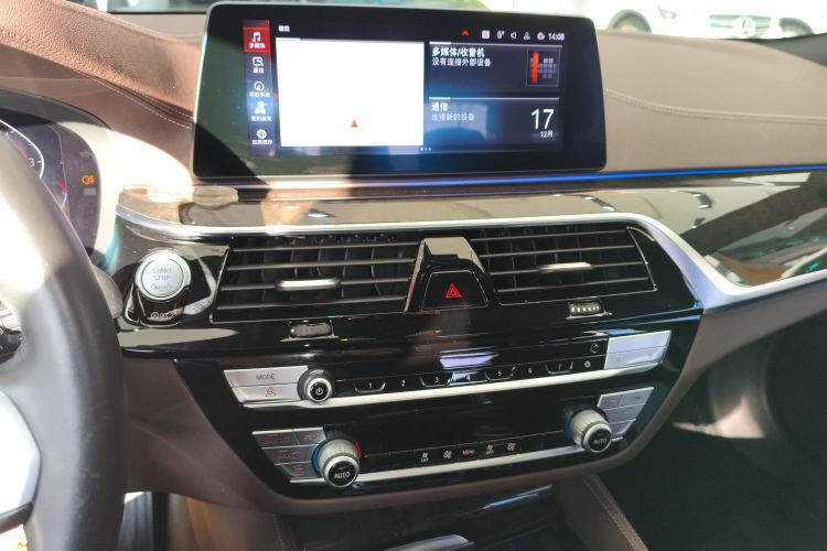 宝马5系 2020款 525Li M运动套装中控内饰16