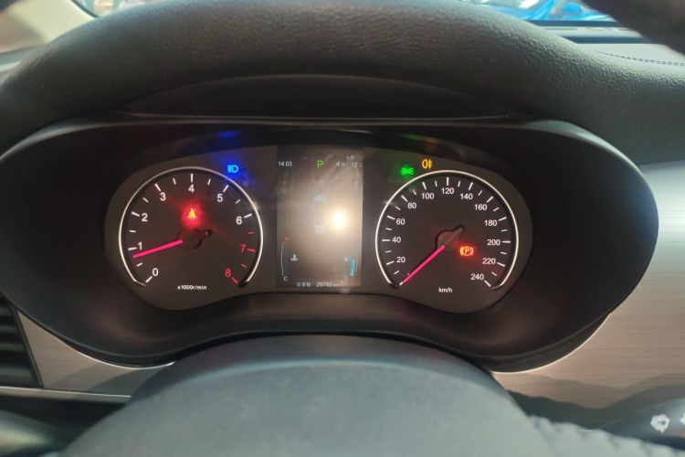 比亚迪 宋MAX 2021款 升级版 1.5T 自动尊贵型 6座局部细节14