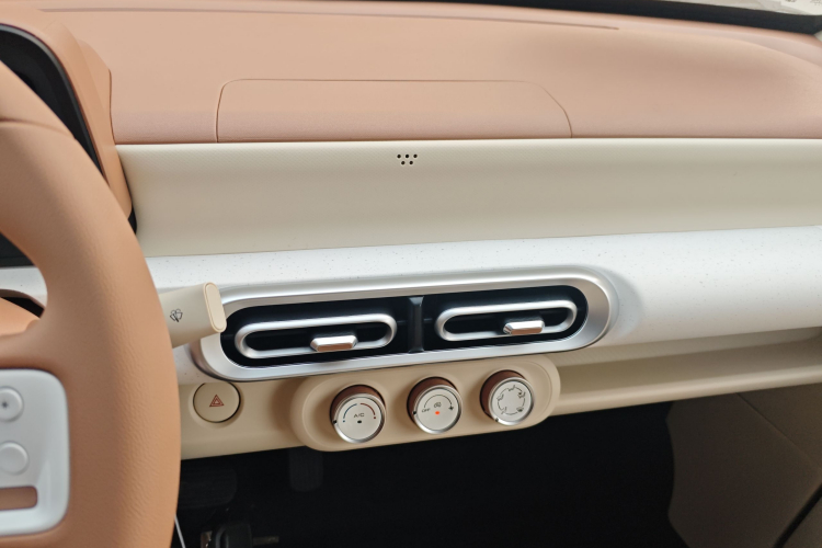 五菱汽车 宏光MINIEV 2024款 第三代 215km 青春版中控内饰16