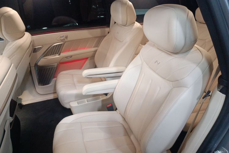 乐道L90 2025款 Max 六座版中控内饰21