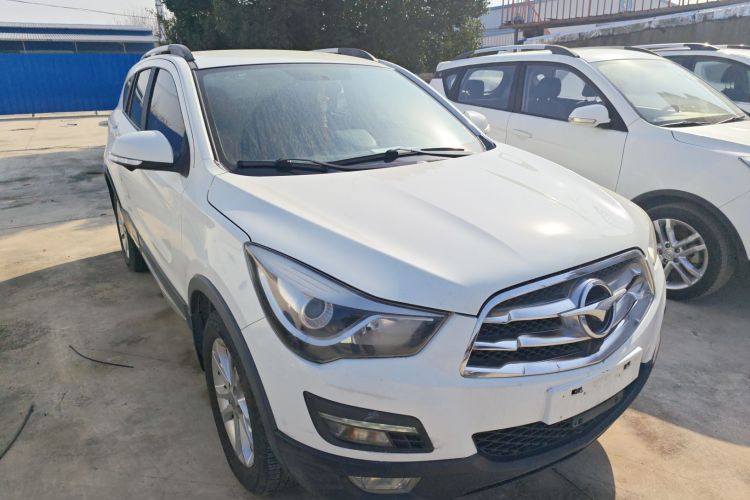 海马S5 2015款 1.5T CVT豪华型运动版车身外观3