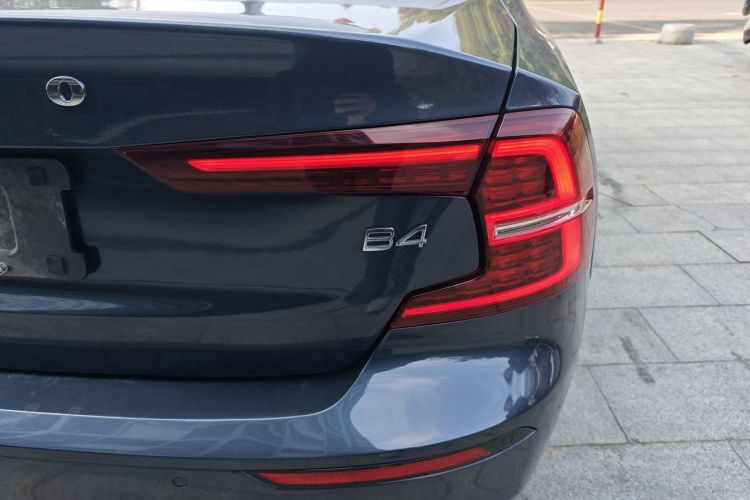 沃尔沃S60 2022款 B4 智逸豪华版车身外观6001