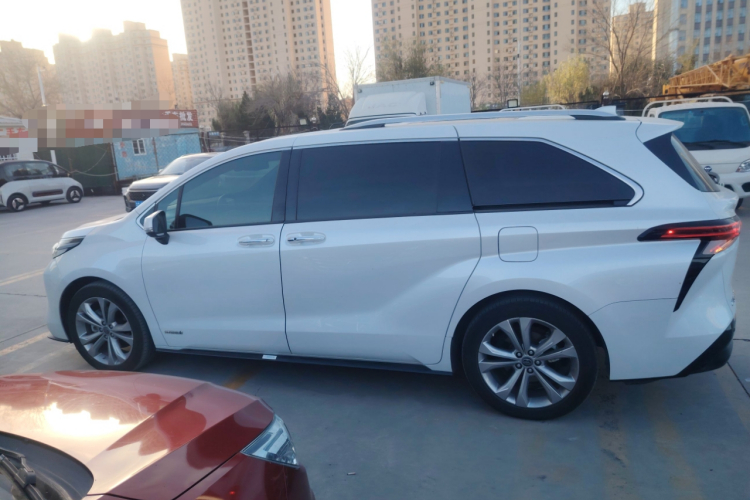 丰田 赛那SIENNA 2021款 2.5L混动 至尊版车身外观4