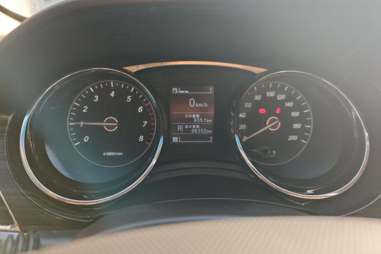 宝骏730 2016款 1.8L iAMT豪华型 7座局部细节14