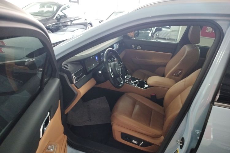 理想汽车 理想ONE 2020款 增程7座版中控内饰7003