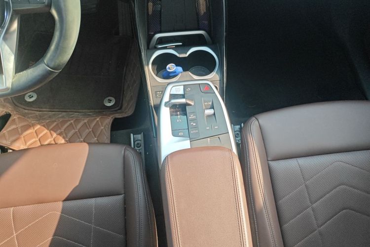 宝马X1 2023款 xDrive25Li X设计套装中控内饰18