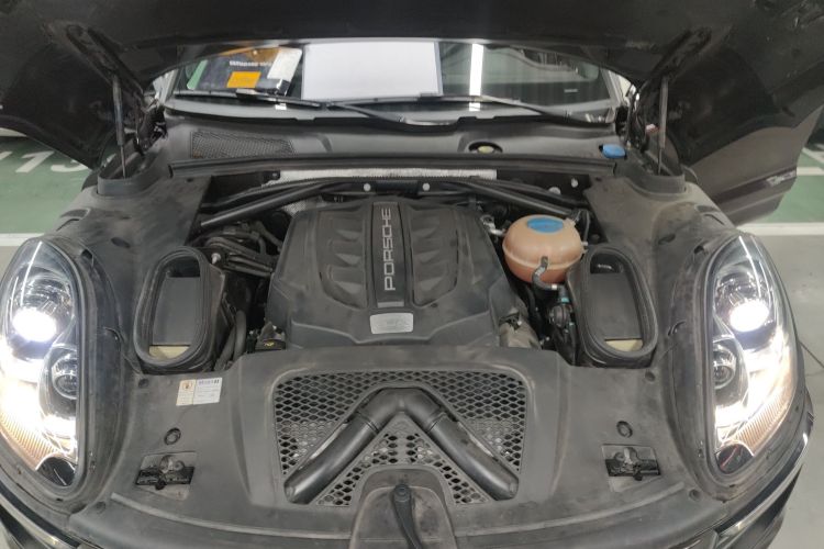 保时捷 2014款 Macan S 3.0T机舱底盘24