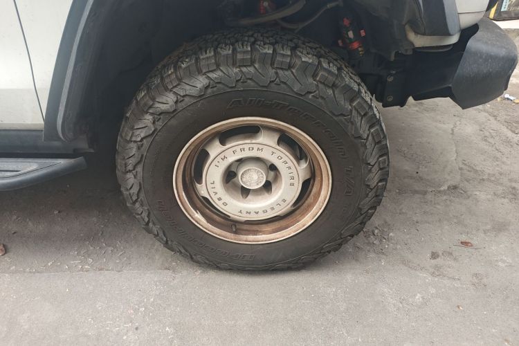 坦克300 2023款 2.0T 铁骑02车身外观10