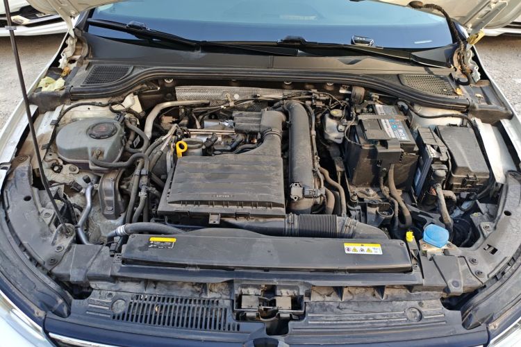 大众 高尔夫 2021款 280TSI DSG Pro机舱底盘24