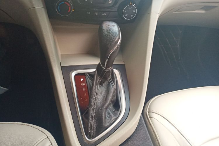 别克 英朗 2018款 15T 双离合精英型 国V中控内饰18