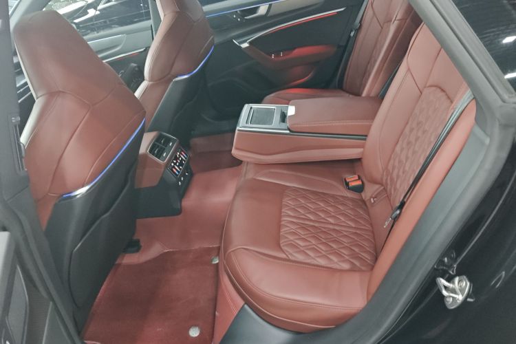 奥迪A7L 2024款 45 TFSI quattro 黑武士版中控内饰21