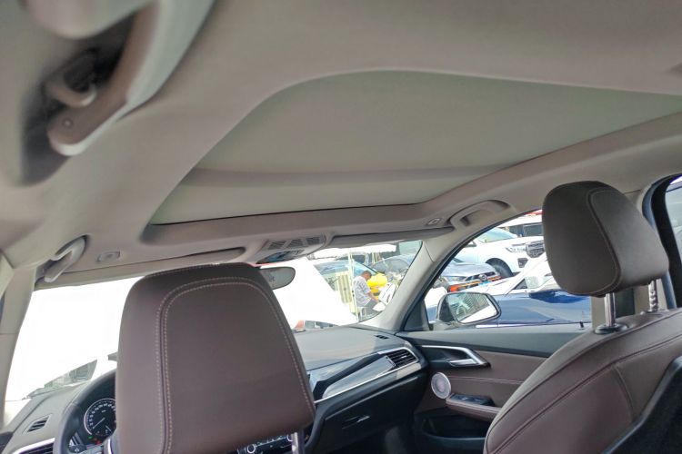 宝马1系 2021款 120i M运动曜夜版中控内饰22