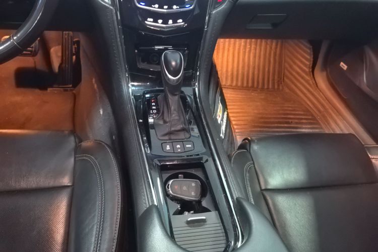 凯迪拉克ATS-L 2017款 28T 时尚型中控内饰18