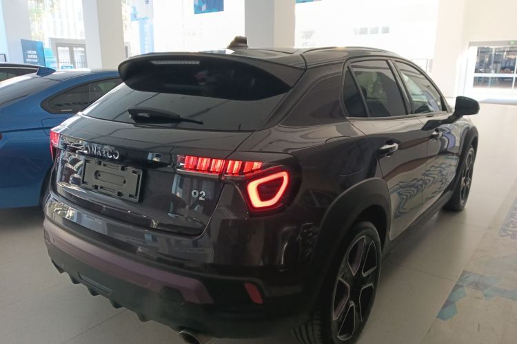 领克02 2021款 2.0TD 自动两驱耀 冠军版车身外观7