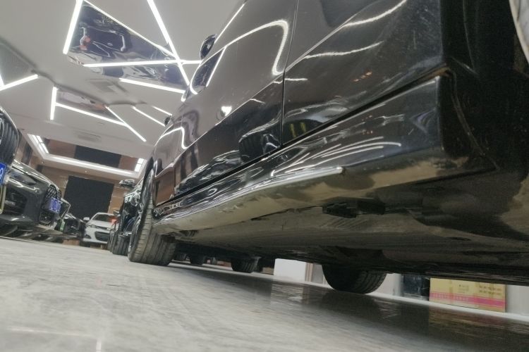 奔驰C级 2022款 改款 C 260 L 运动版局部细节9001