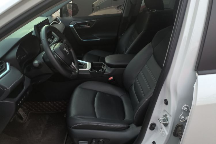 丰田 RAV4荣放 2023款 2.0L CVT两驱风尚Plus版局部细节19