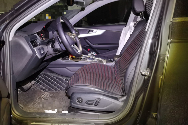 奥迪A4(进口) 2019款 45 TFSI allroad quattro 时尚型中控内饰19