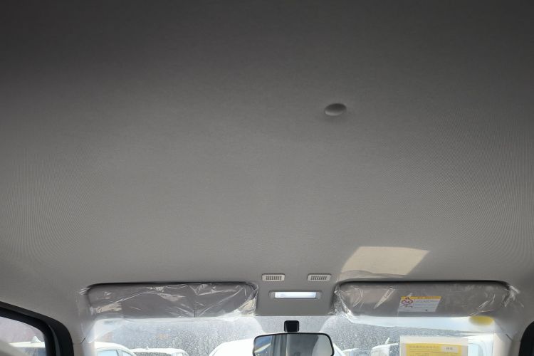 吉利银河 2025款 210km 熊猫卡丁中控内饰22