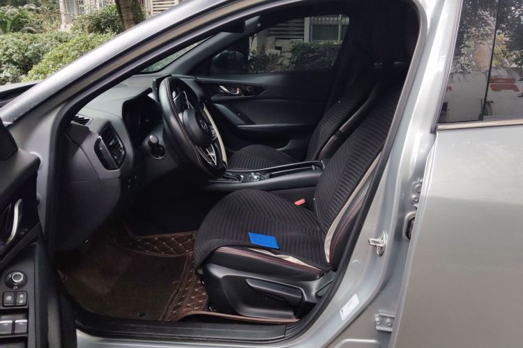 马自达CX-4 2021款 2.0L 自动两驱蓝天活力版中控内饰19