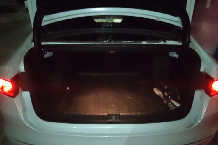 比亚迪 秦PLUS 2024款 荣耀版 DM-i 55KM领先型局部细节23