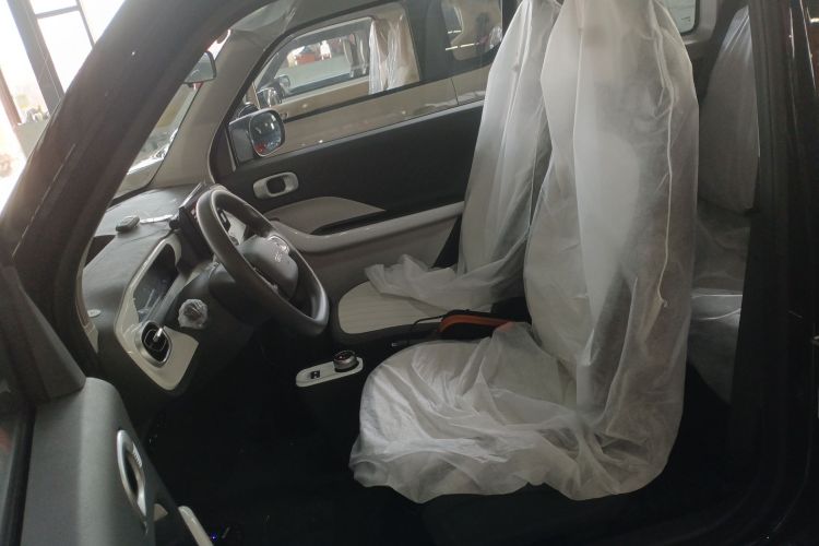 吉利银河 2025款 210km 熊猫卡丁中控内饰19