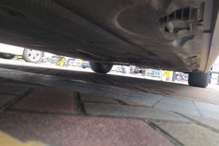 宝马5系 2013款 525Li 豪华型局部细节9004