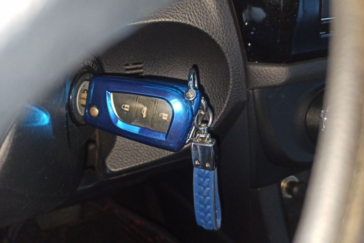 丰田 雷凌 2014款 1.6G CVT精英版中控内饰11