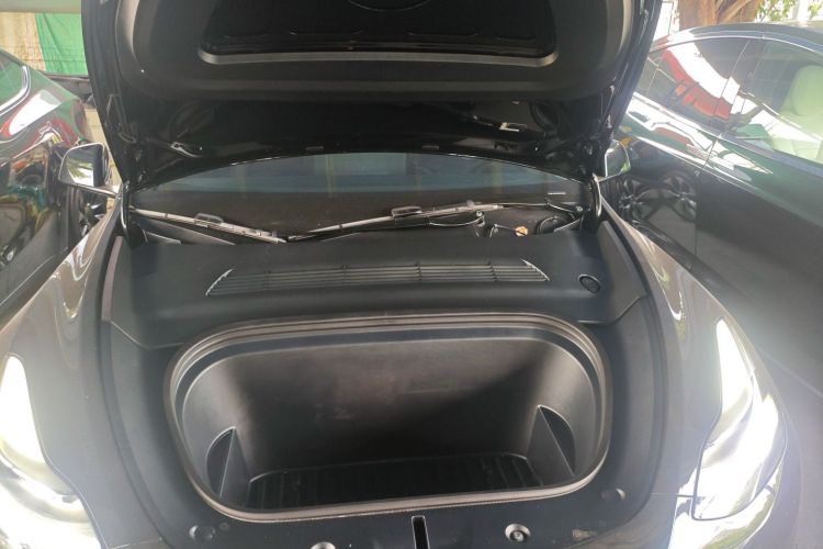 特斯拉 Model Y 2022款 改款 后轮驱动版机舱底盘24