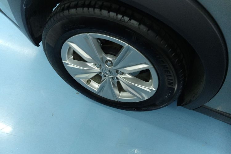 雷克萨斯UX 2022款 260h 探·趣版车身外观6008