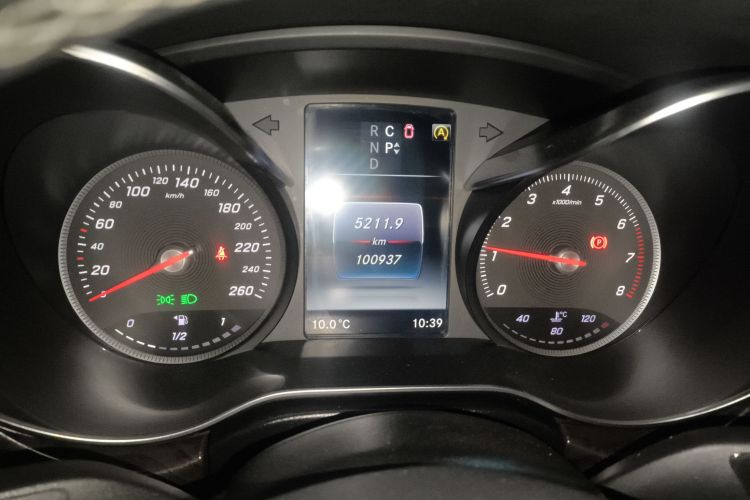 奔驰V级 2017款 V 260 L 尊贵加长版中控内饰14