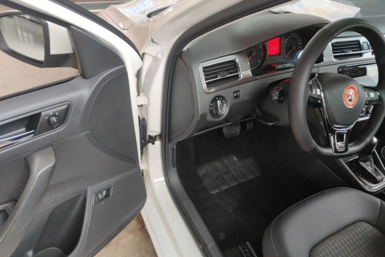 大众 桑塔纳 2016款 1.6L 自动舒适版中控内饰20