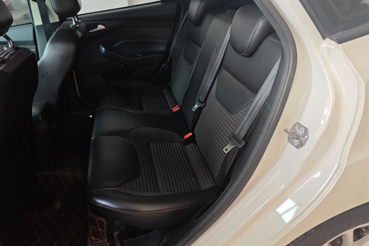 福特 福克斯 2017款 两厢 1.6L 自动风尚型智行版中控内饰7004