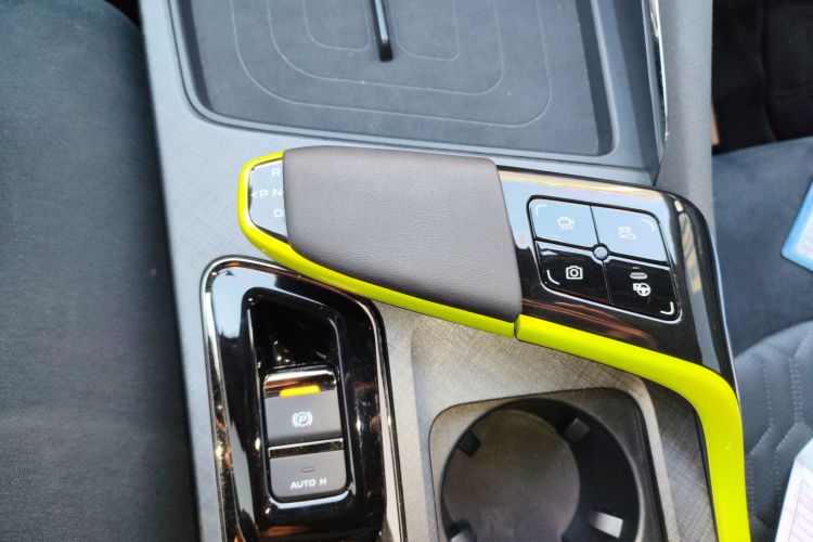 长安UNI-T 2022款 1.5T 运动版 旗舰型局部细节18