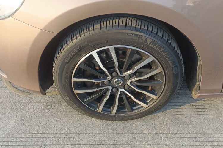 沃尔沃V40 2017款 T3 智逸版车身外观6007