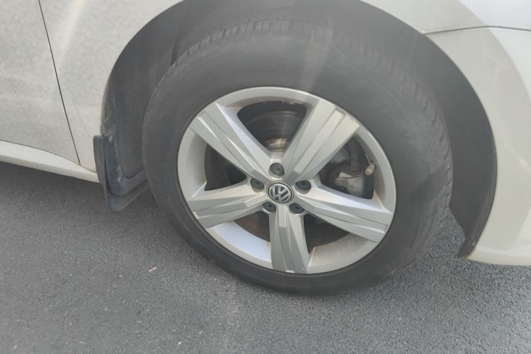 大众 朗逸 2017款 1.6L 自动风尚版车身外观10