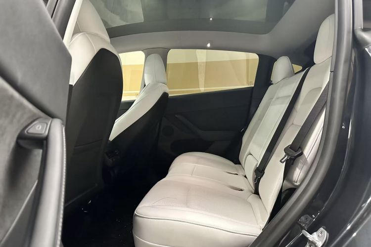 特斯拉 Model Y 2024款 后轮驱动版中控内饰21
