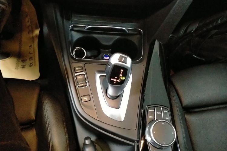 宝马3系GT 2020款 320i M运动套装局部细节18