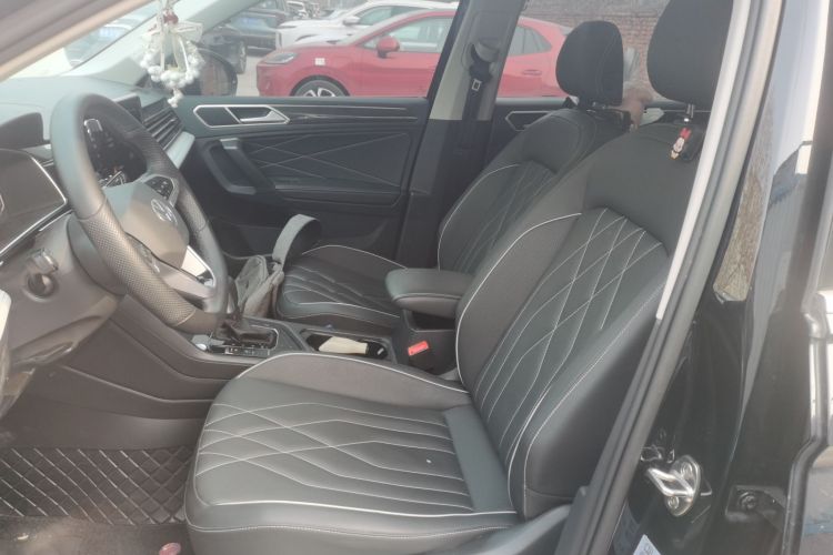 大众 途观L 2024款 330TSI 自动两驱智享版中控内饰19