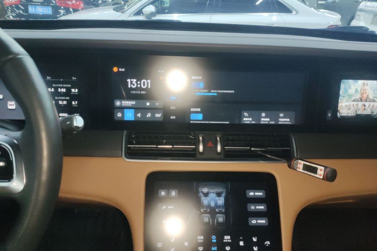 理想汽车 理想ONE 2021款 增程6座版中控内饰16