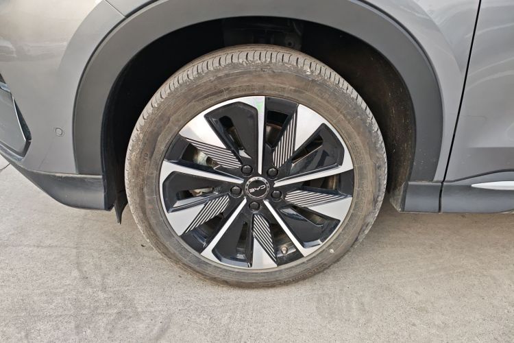 比亚迪 宋PLUS新能源 2025款 EV 智驾版 605km 旗舰型车身外观6007