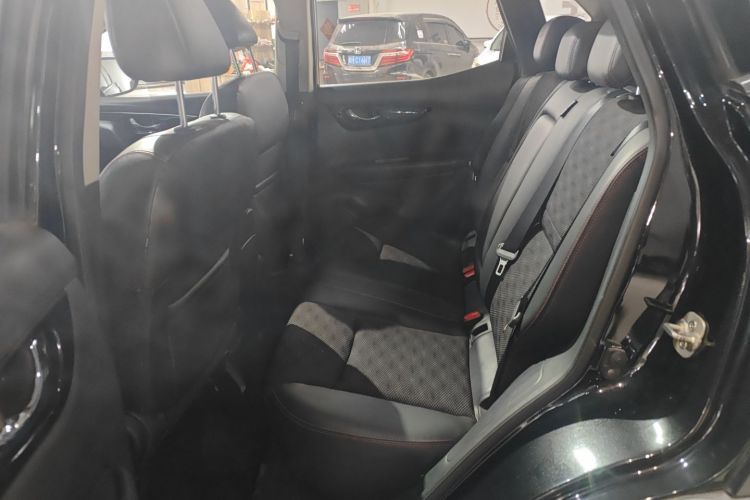 日产 逍客 2016款 2.0L CVT豪华版中控内饰7004