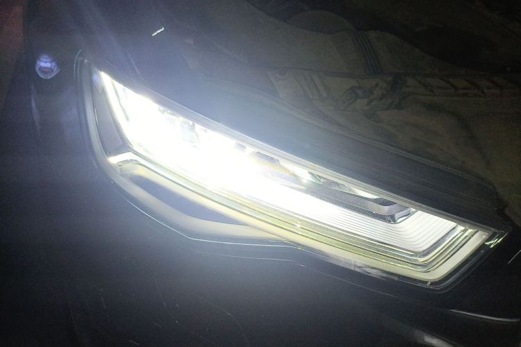 奥迪A6L 2018款 30周年年型 35 TFSI 时尚型车身外观8