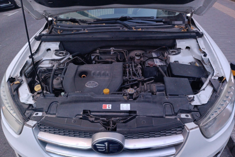 奔腾X80 2013款 2.0L 自动舒适型局部细节24