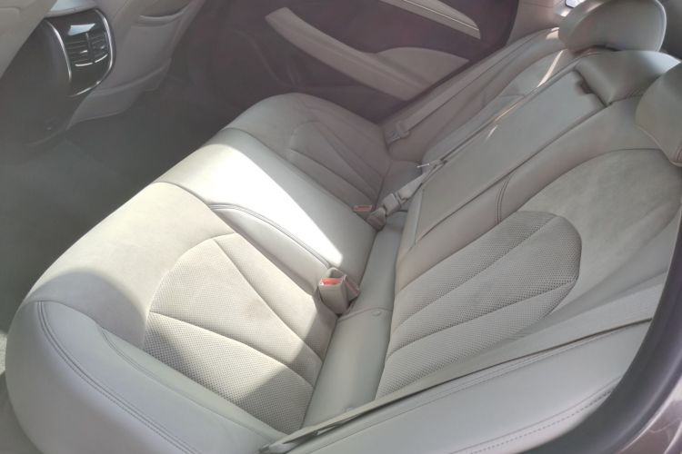 别克 君越 2018款 30H 精英型中控内饰21