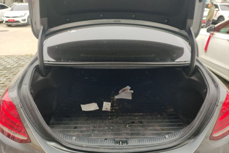 奔驰C级 2018款 C 200 L 运动版局部细节23