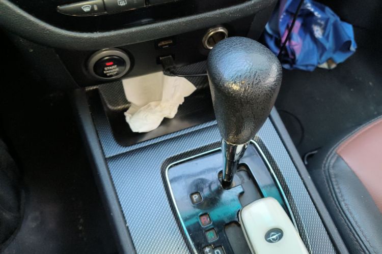 海马M6 2017款 1.5T CVT豪华型中控内饰18