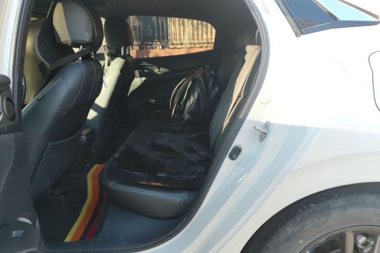 本田 思域 2021款 HATCHBACK 220TURBO CVT新锐控中控内饰21