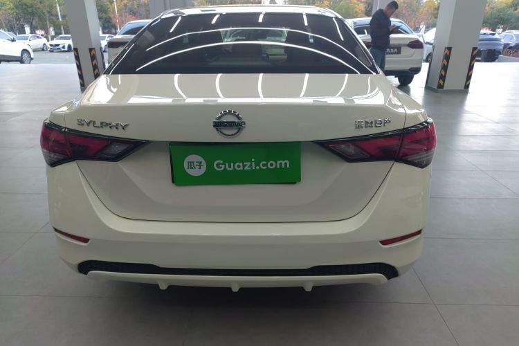 日产 轩逸 2022款 1.6L XL CVT悦享版车身外观6